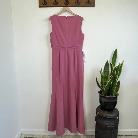 Kay Unger Blush Sleeveless Gown - Picture 8 of 11